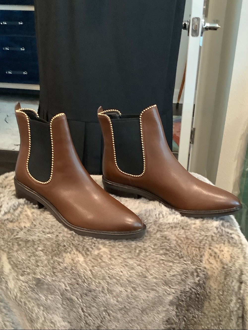 Coach bowery walnut brown  colored boots with gold Decorative Trim
